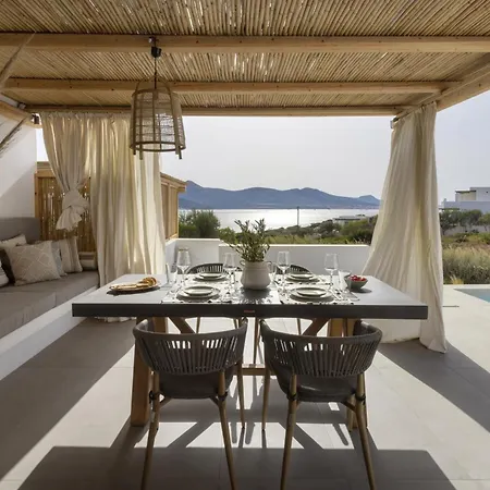 K2 - Avra * Αντίπαρος